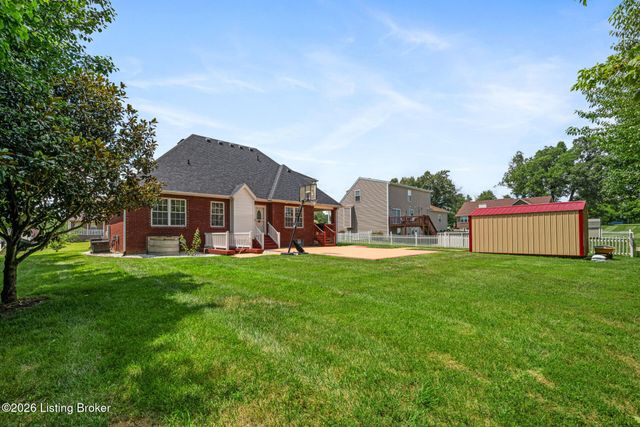 611 Peaceful Dr, Elizabethtown, KY 42701