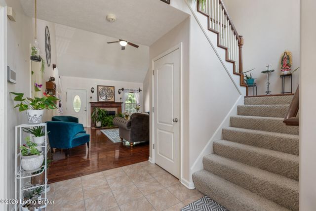 611 Peaceful Dr, Elizabethtown, KY 42701