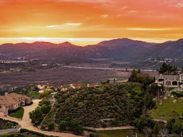 21 Stonepointe Drive, Escondido, CA 92025