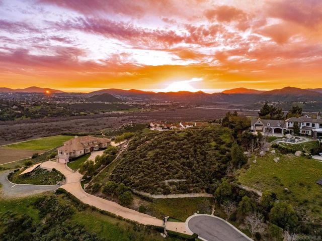 21 Stonepointe Drive, Escondido, CA 92025