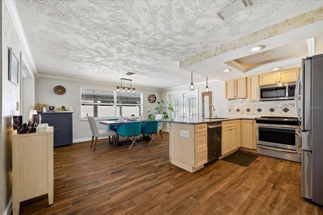 5700 HARDING BOULEVARD NE, St Petersburg, FL 33703