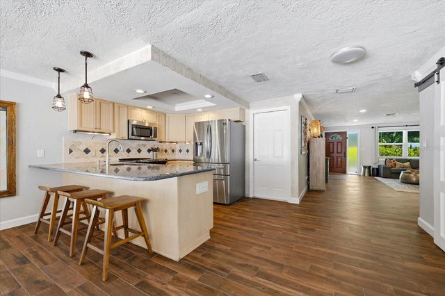 5700 HARDING BOULEVARD NE, St Petersburg, FL 33703