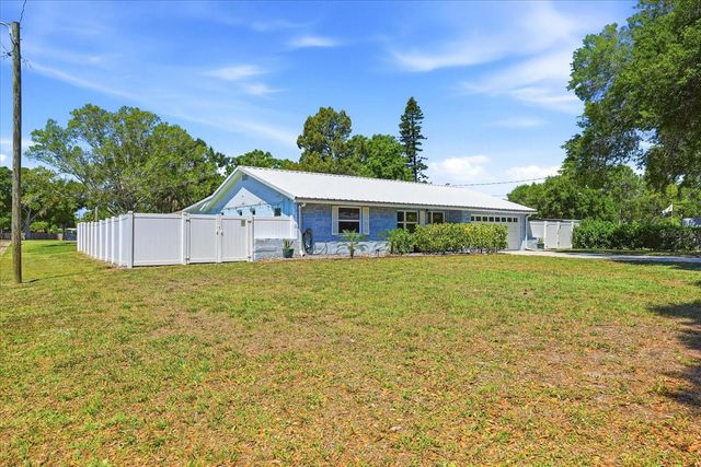 5700 HARDING BOULEVARD NE, St Petersburg, FL 33703