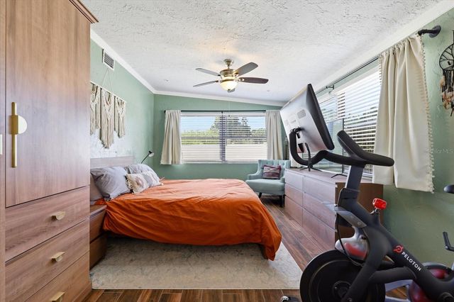 5700 HARDING BOULEVARD NE, St Petersburg, FL 33703