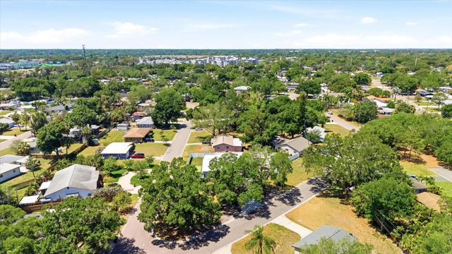 5700 HARDING BOULEVARD NE, St Petersburg, FL 33703