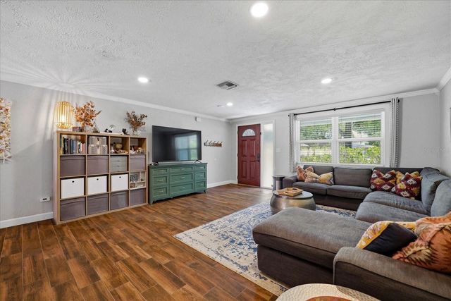 5700 HARDING BOULEVARD NE, St Petersburg, FL 33703
