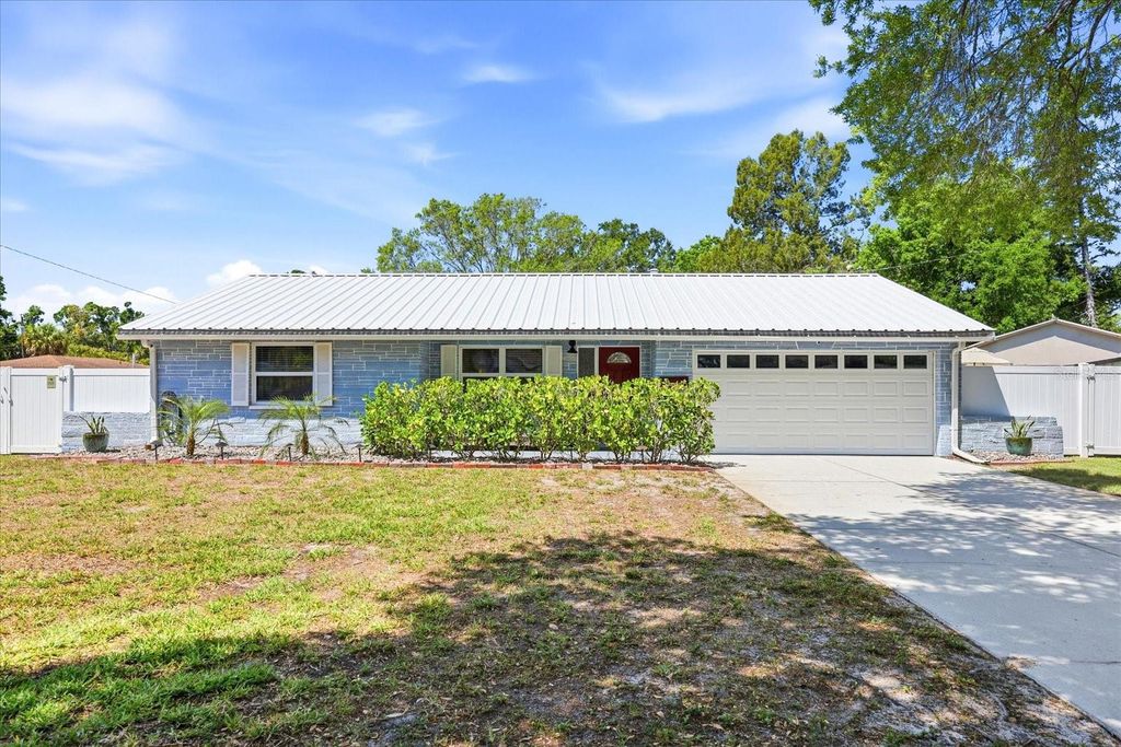 5700 HARDING BOULEVARD NE, St Petersburg, FL 33703