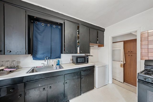 17360 Mansfield Street, Detroit, MI 48235