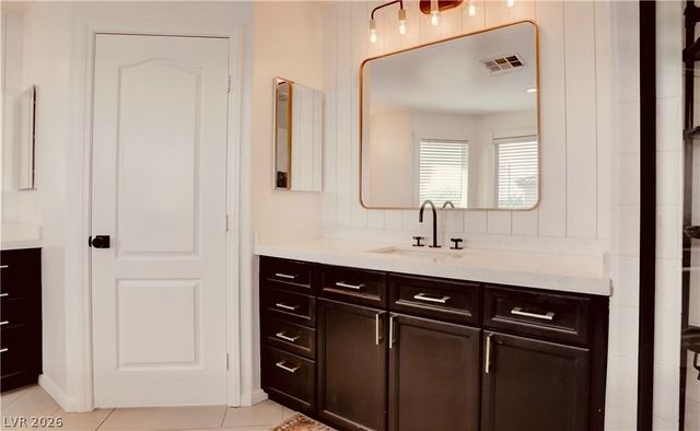 9395 Arrowhead Bluff Avenue, Las Vegas, NV 89149