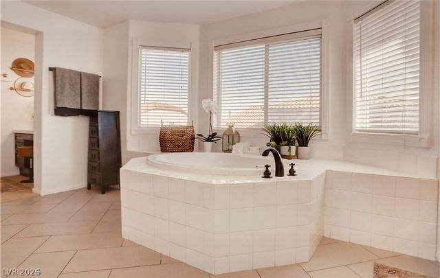 9395 Arrowhead Bluff Avenue, Las Vegas, NV 89149