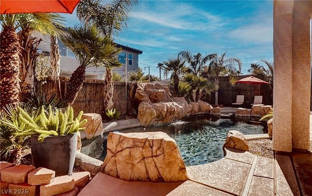 9395 Arrowhead Bluff Avenue, Las Vegas, NV 89149