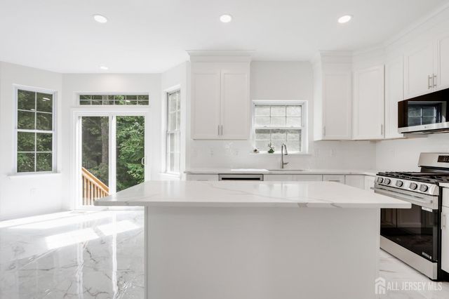 56 Chesapeake Road, South Brunswick, NJ 08852