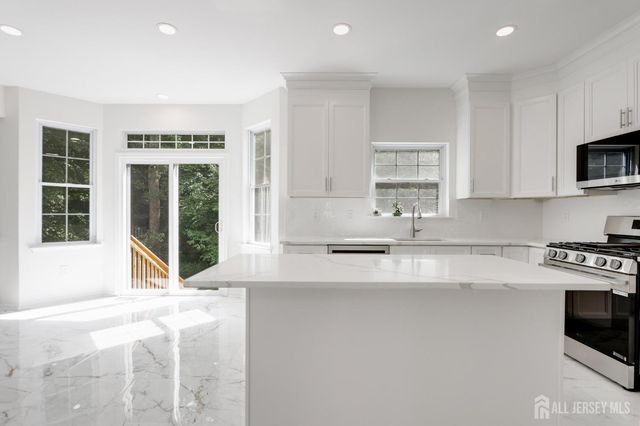 56 Chesapeake Road, South Brunswick, NJ 08852