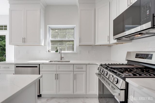 56 Chesapeake Road, South Brunswick, NJ 08852