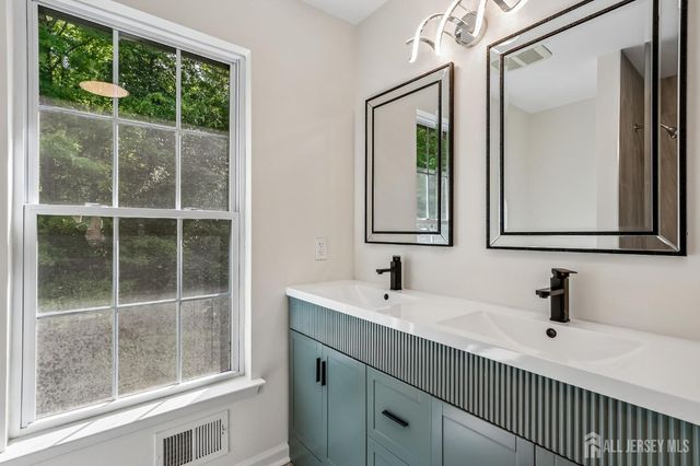 56 Chesapeake Road, South Brunswick, NJ 08852