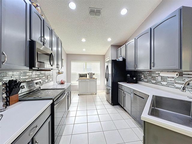 189 CENTER OAK CIRCLE, Spring Hill, FL 34609