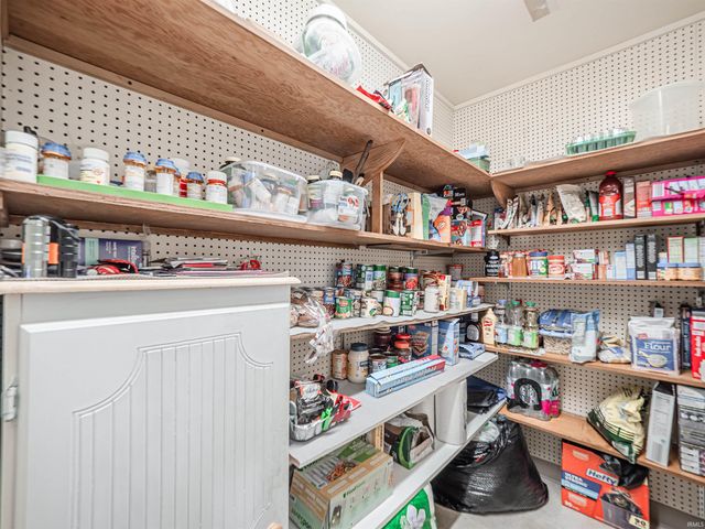 9615 Old State Road, Evansville, IN 47711