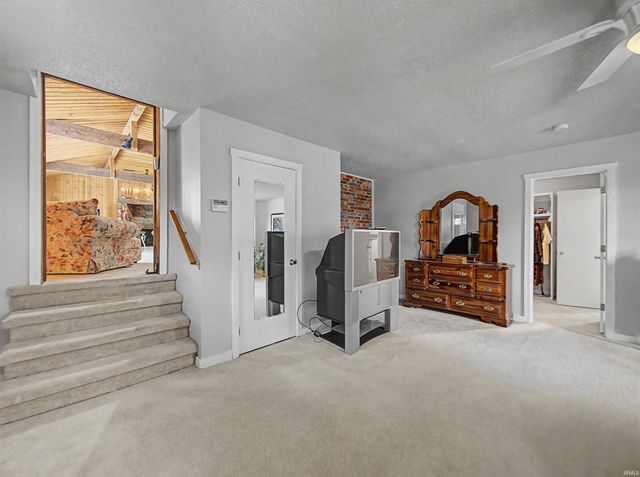 9615 Old State Road, Evansville, IN 47711