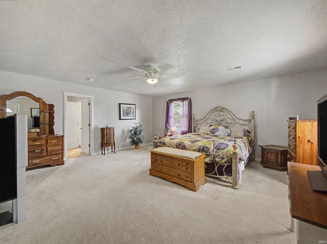 9615 Old State Road, Evansville, IN 47711