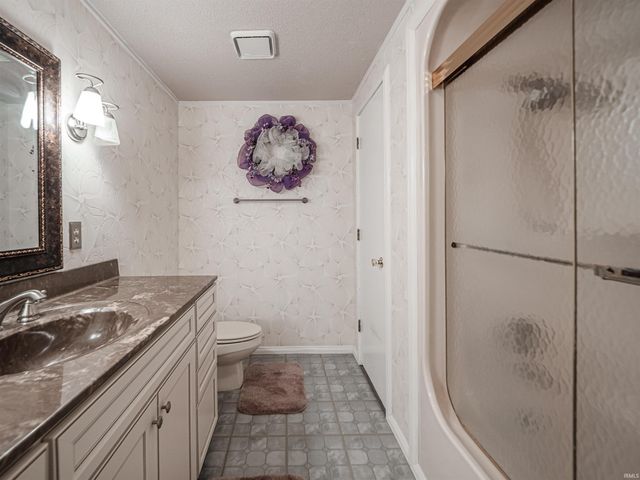 9615 Old State Road, Evansville, IN 47711