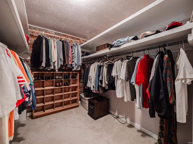 9615 Old State Road, Evansville, IN 47711