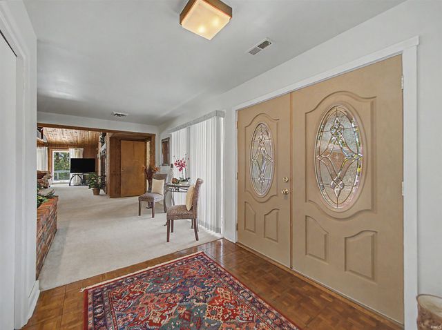 9615 Old State Road, Evansville, IN 47711