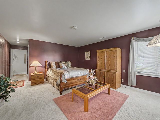 9615 Old State Road, Evansville, IN 47711