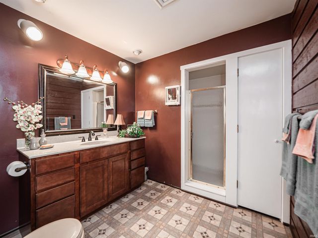 9615 Old State Road, Evansville, IN 47711