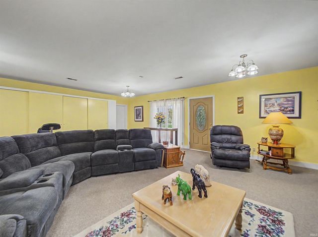 9615 Old State Road, Evansville, IN 47711