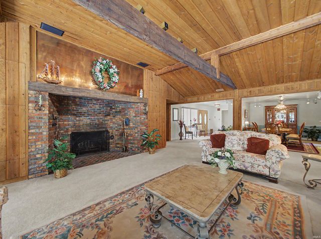 9615 Old State Road, Evansville, IN 47711