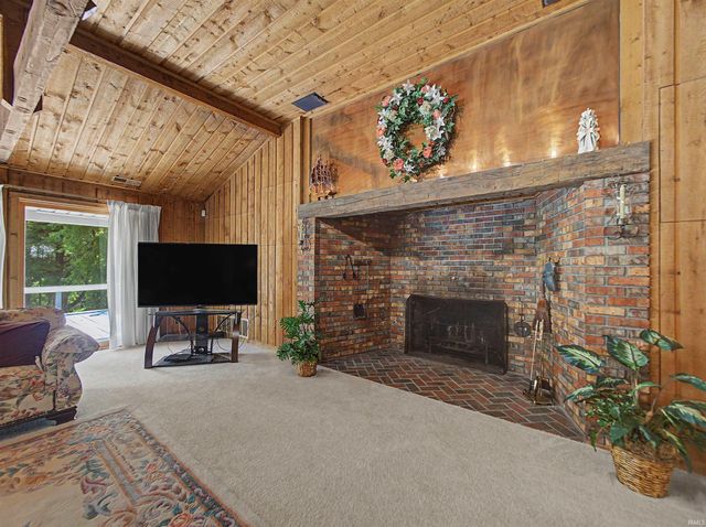9615 Old State Road, Evansville, IN 47711
