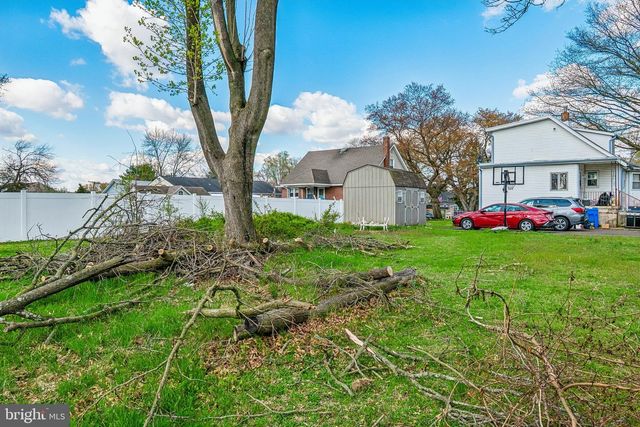 401 WOODLAND AVE, Cherry Hill, NJ 08002