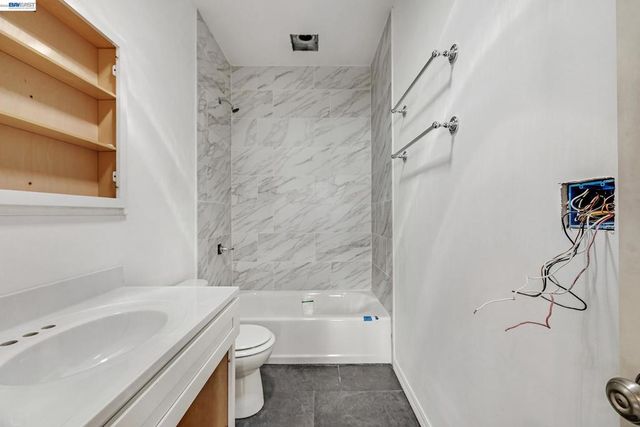 2711 13Th Ave, Oakland, CA 94606