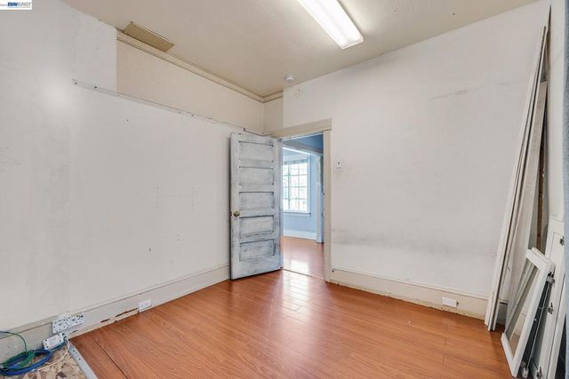 2711 13Th Ave, Oakland, CA 94606