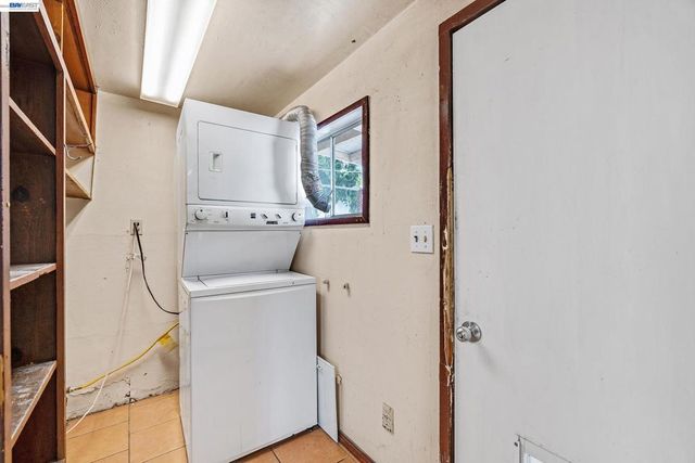 2711 13Th Ave, Oakland, CA 94606