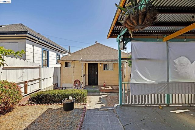 2711 13Th Ave, Oakland, CA 94606