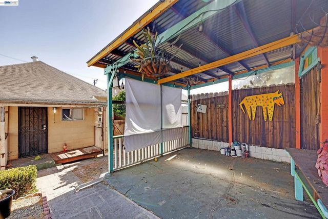 2711 13Th Ave, Oakland, CA 94606