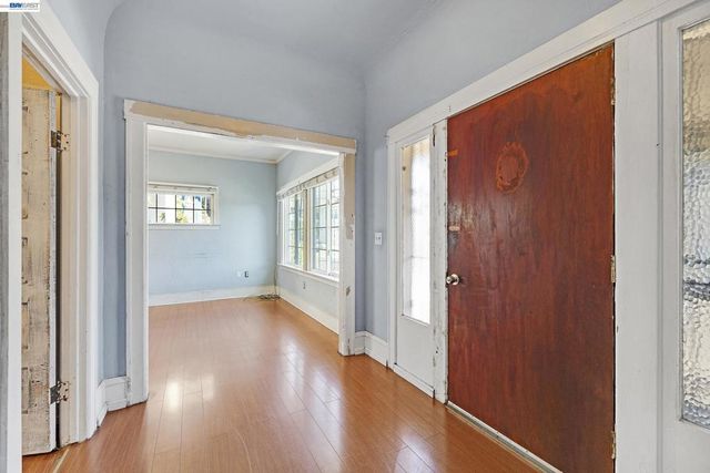 2711 13Th Ave, Oakland, CA 94606