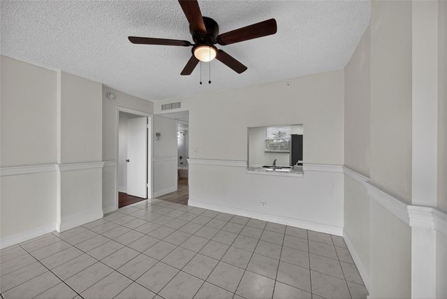 112 Royal Park Dr 3D, Oakland Park, FL 33309