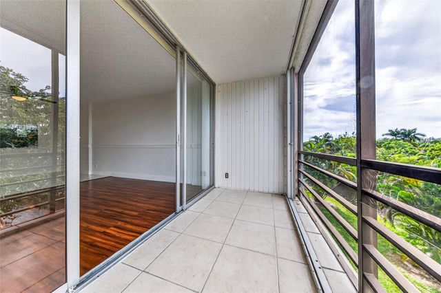 112 Royal Park Dr 3D, Oakland Park, FL 33309