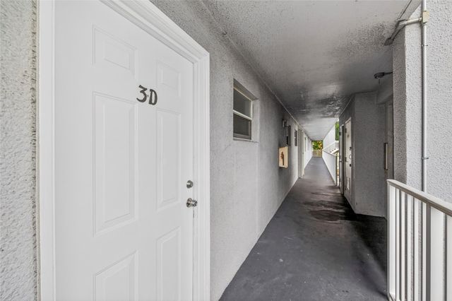112 Royal Park Dr 3D, Oakland Park, FL 33309