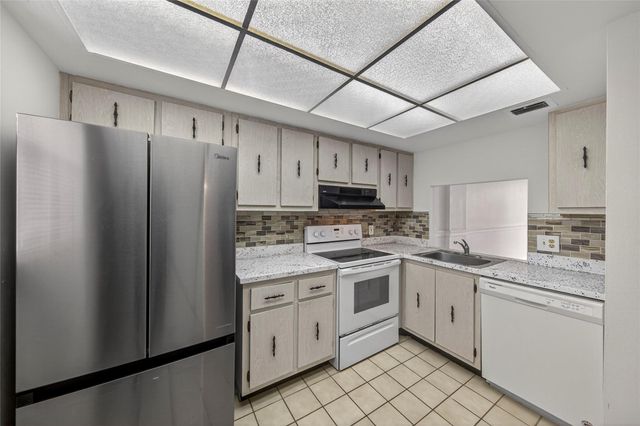 112 Royal Park Dr 3D, Oakland Park, FL 33309