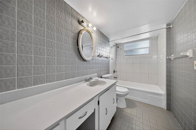 112 Royal Park Dr 3D, Oakland Park, FL 33309