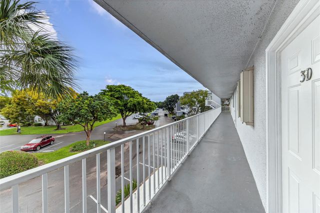 112 Royal Park Dr 3D, Oakland Park, FL 33309