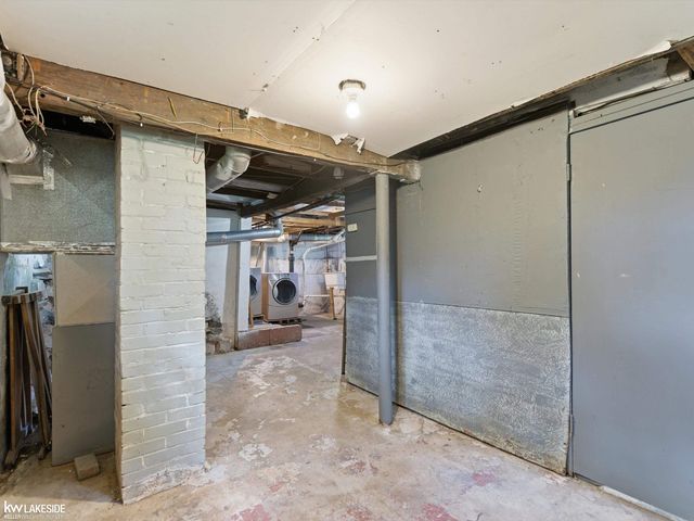 1064 CLOVERLAWN Drive, Pontiac, MI 48346