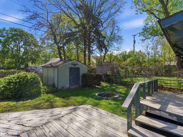 1064 CLOVERLAWN Drive, Pontiac, MI 48346