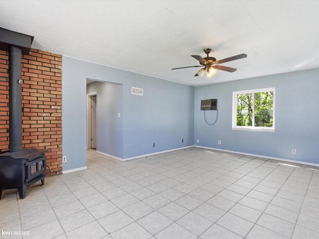 1064 CLOVERLAWN Drive, Pontiac, MI 48346