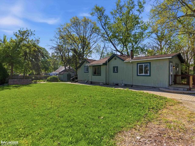 1064 CLOVERLAWN Drive, Pontiac, MI 48346