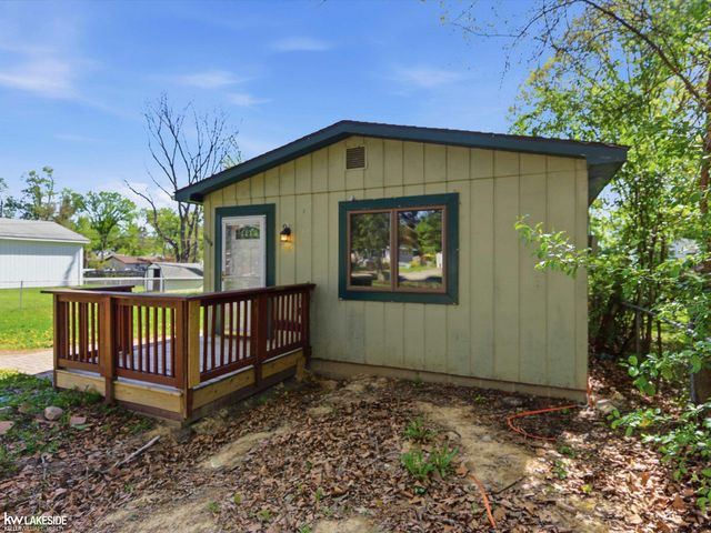 1064 CLOVERLAWN Drive, Pontiac, MI 48346