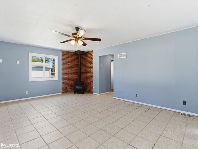 1064 CLOVERLAWN Drive, Pontiac, MI 48346